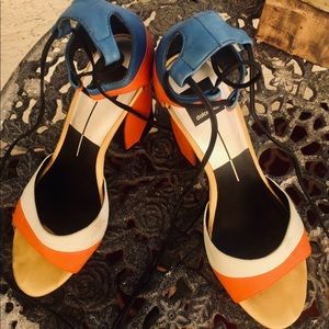 Dolce Vita colorful shoe